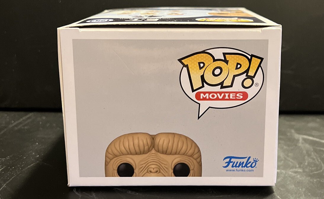Funko Pop! Movies - E.T. The Extra - Terrestrial - E.T. in Robe (Flannel) 1254 - Darktower Media