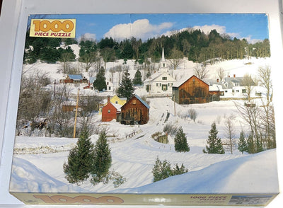 Golden Guild 1000 pc Village in Winter 21-1/2" x 27-1/2" Puzzle New