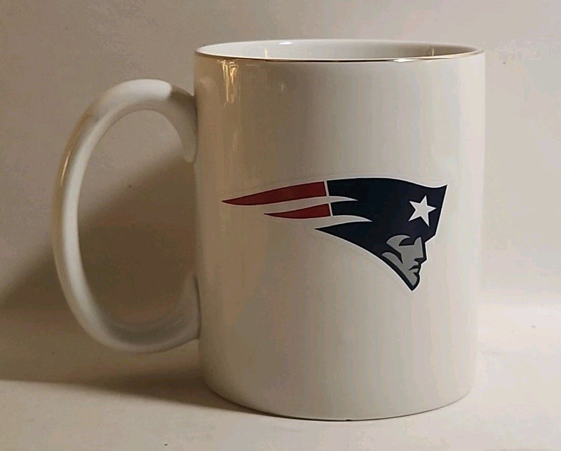 The Memory Company NFL New England Patriots Logo Mug Christmas gl 107 - Darktower Media